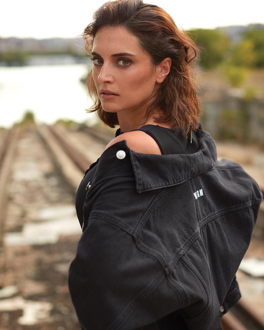 actor Aslihan Gürbüz large photo