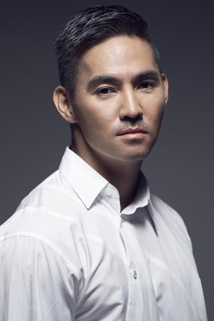 actor Kôsuke Atari large photo