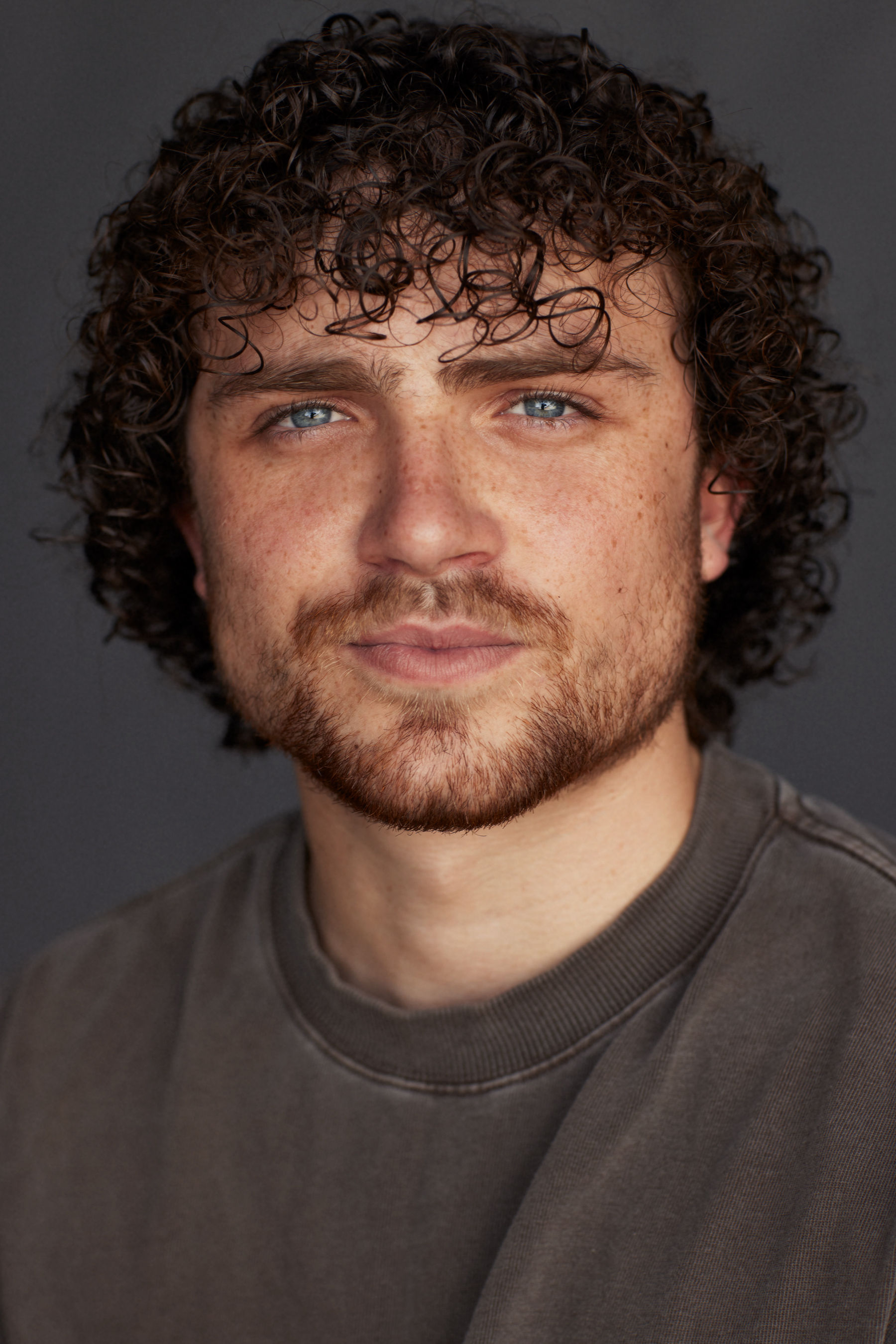 actor Carlos Muller large photo