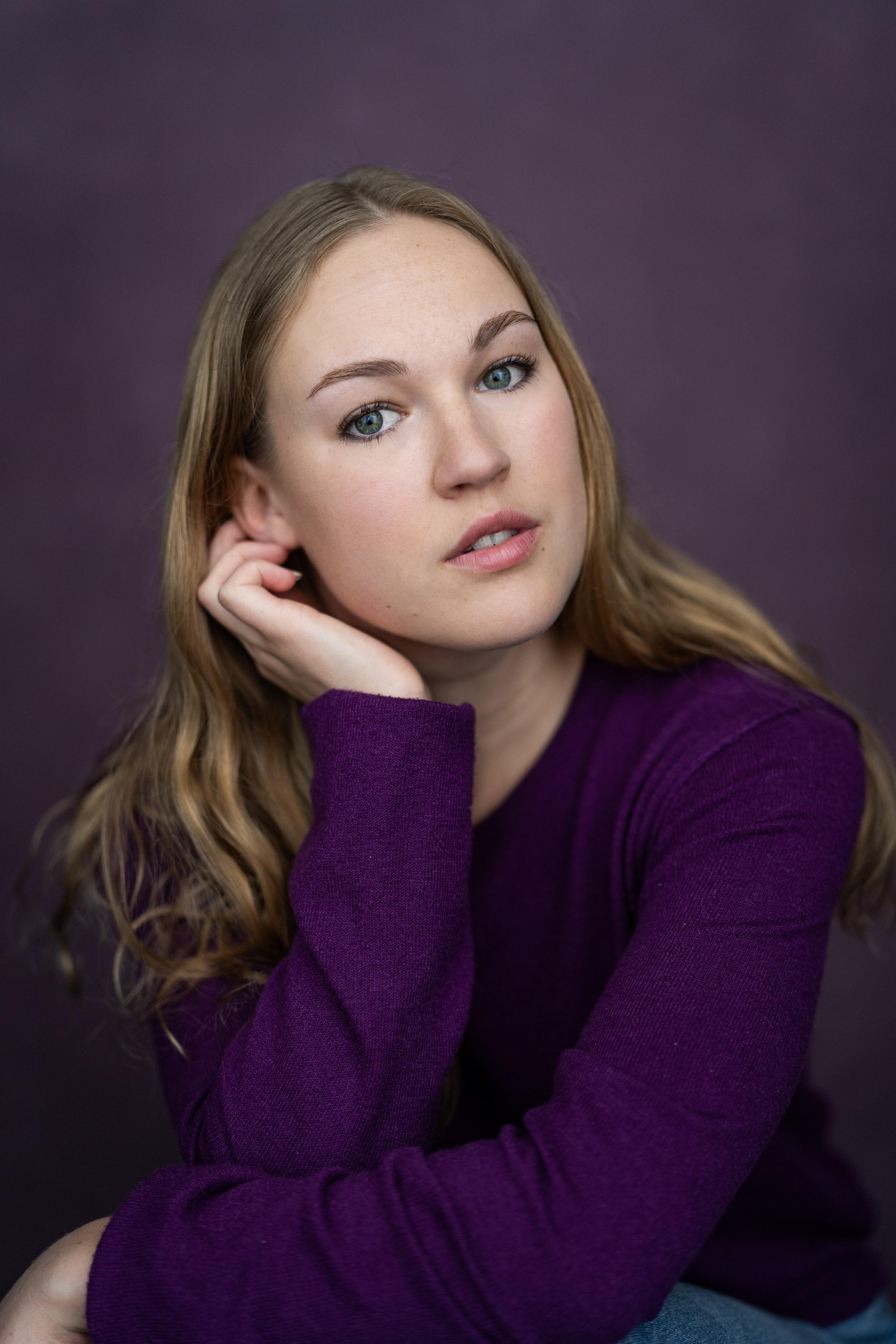 actor Zoë Scott large photo