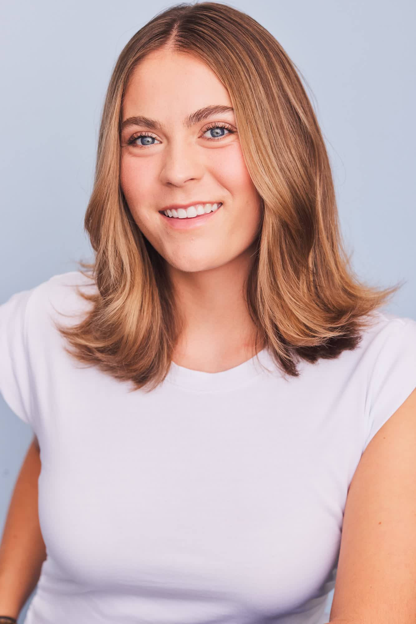 actor Lauren Burton large photo