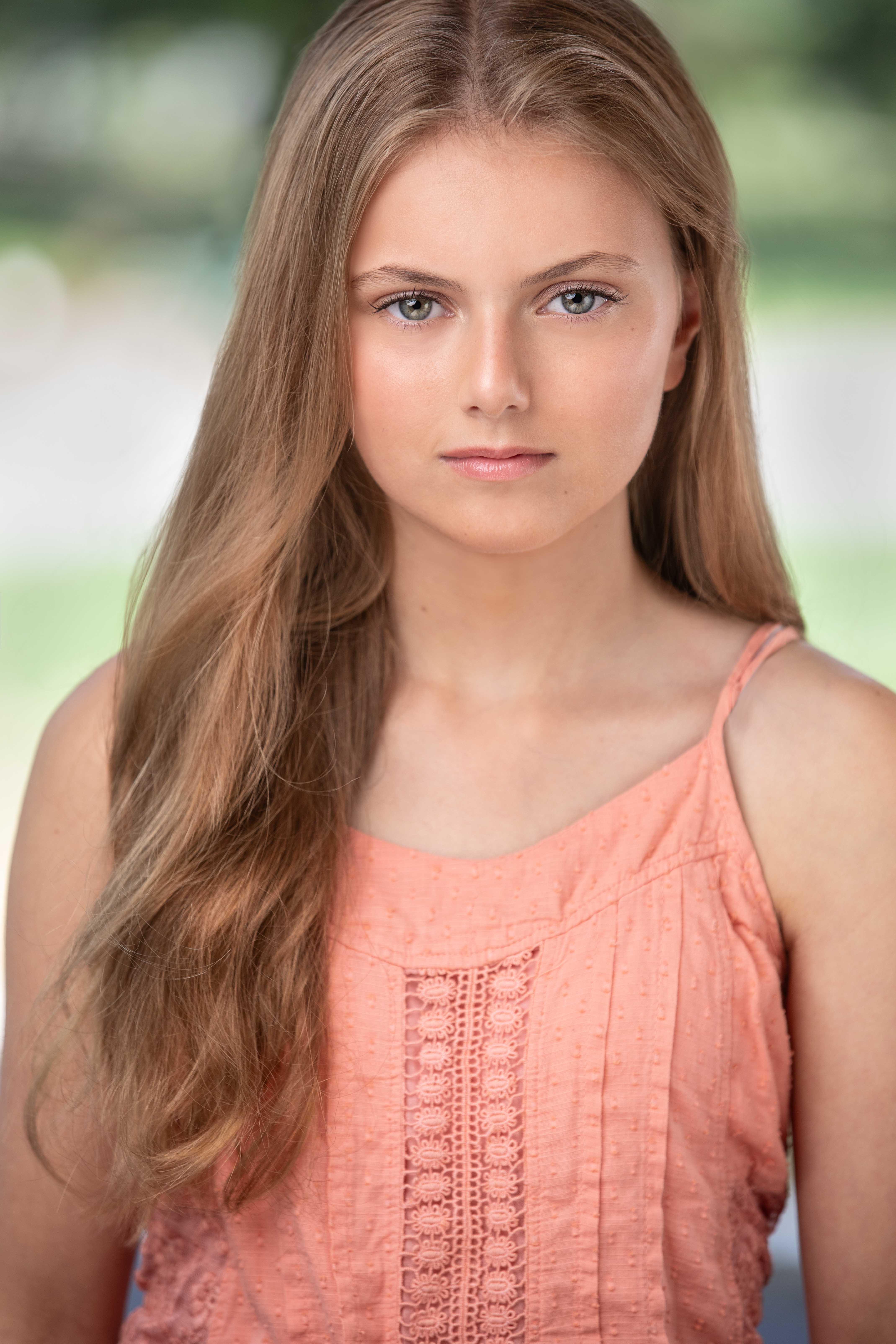 actor Luli Mitchell large photo