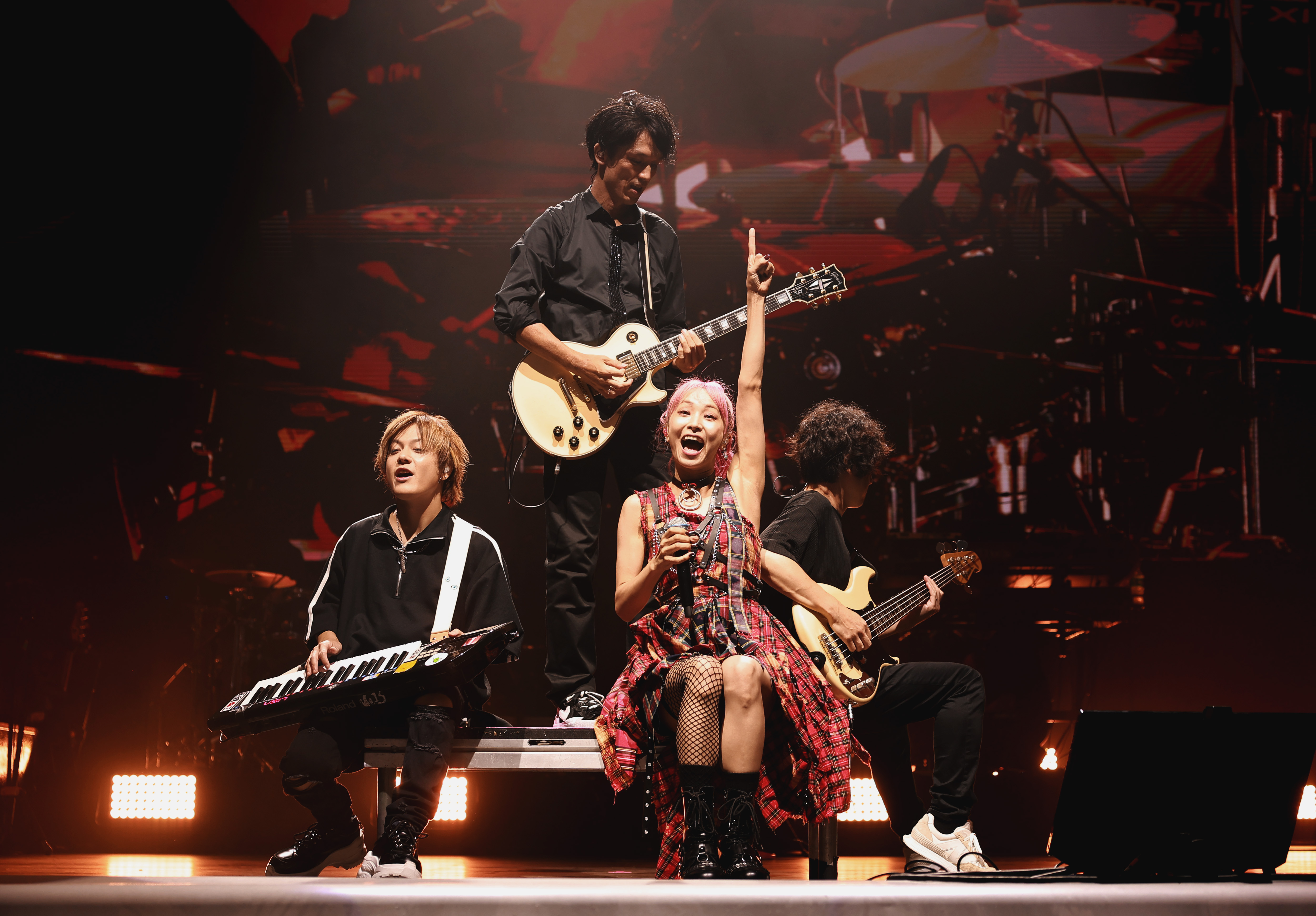 actor Risa Oribe large photo