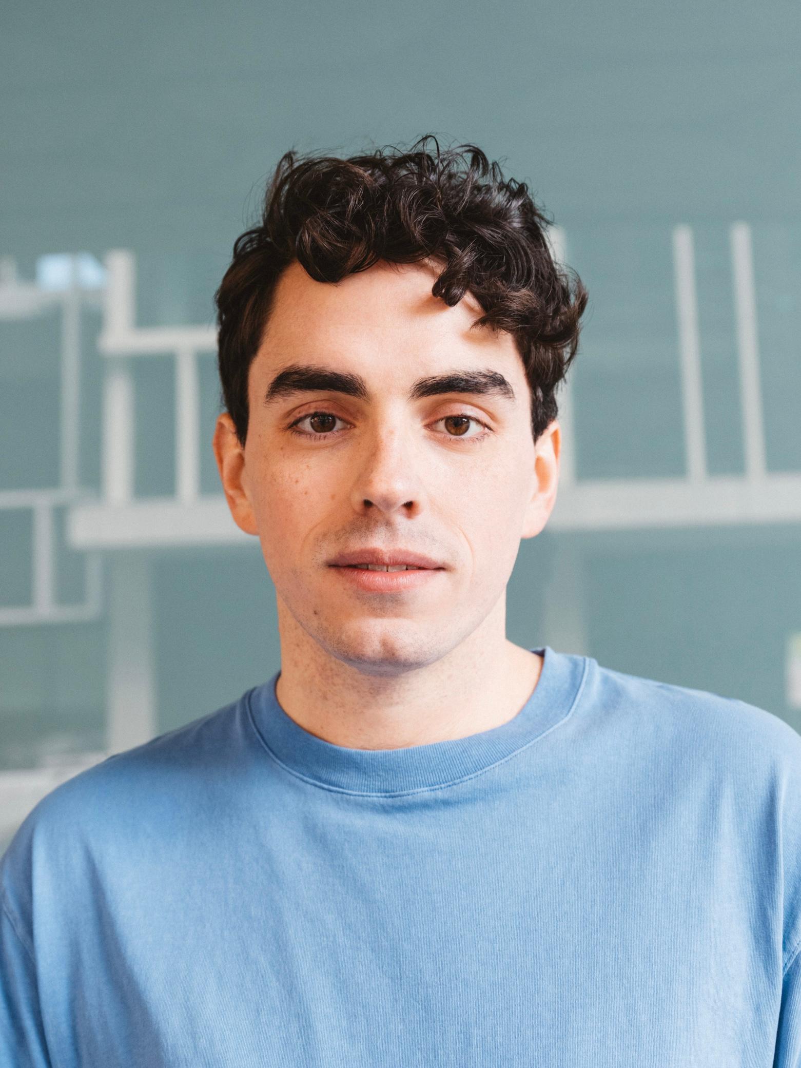 actor Philip Lynch large photo