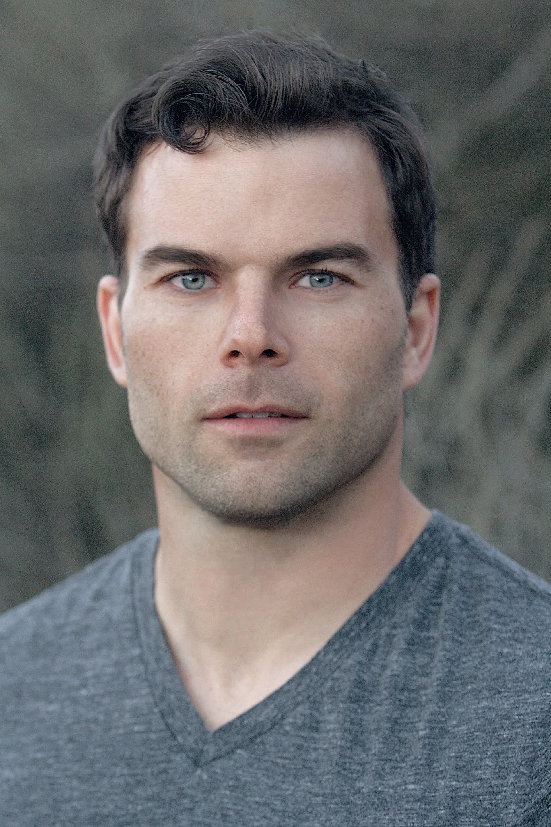 actor Todd Tetreault large photo