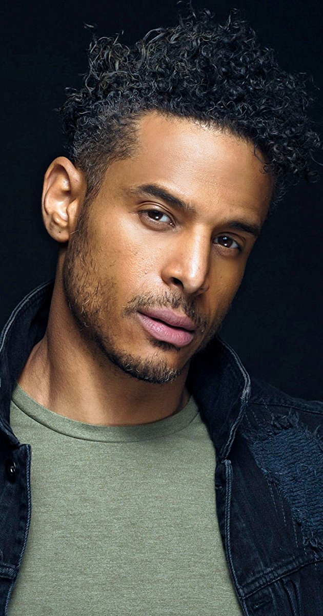 actor Travis Winfrey large photo