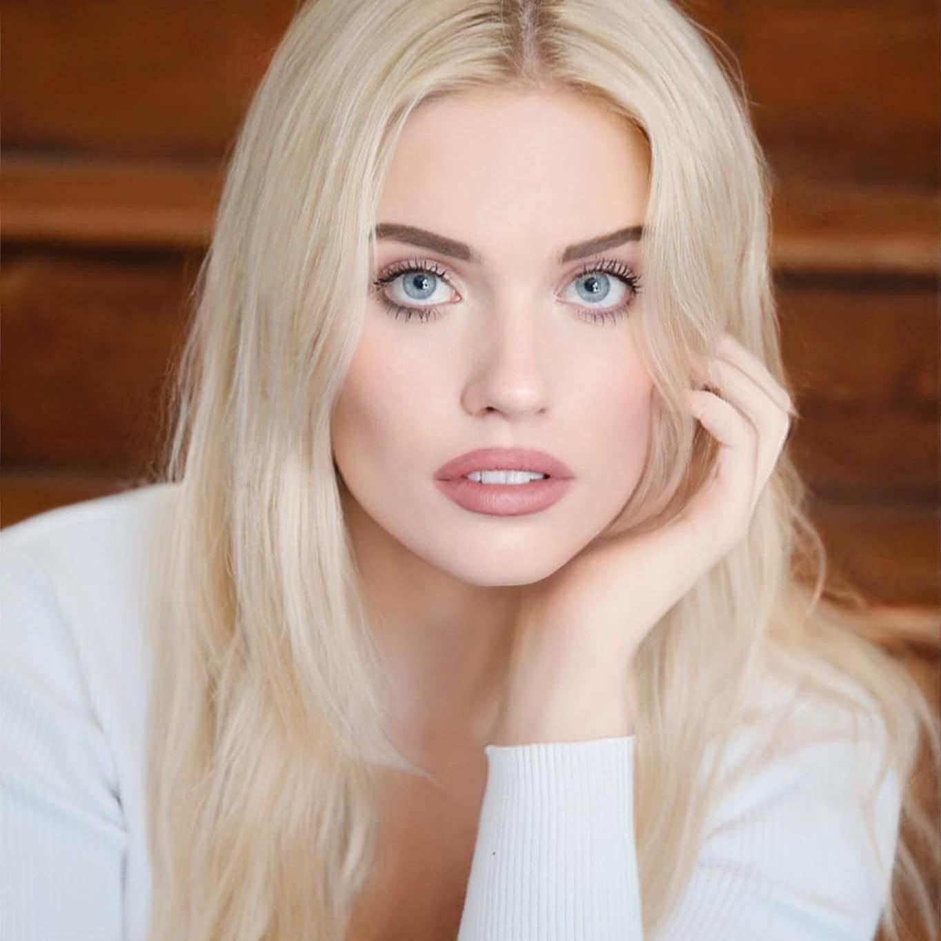 actor Caroline Scruggs large photo