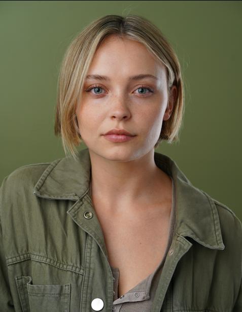 actor Leah Grosjean large photo