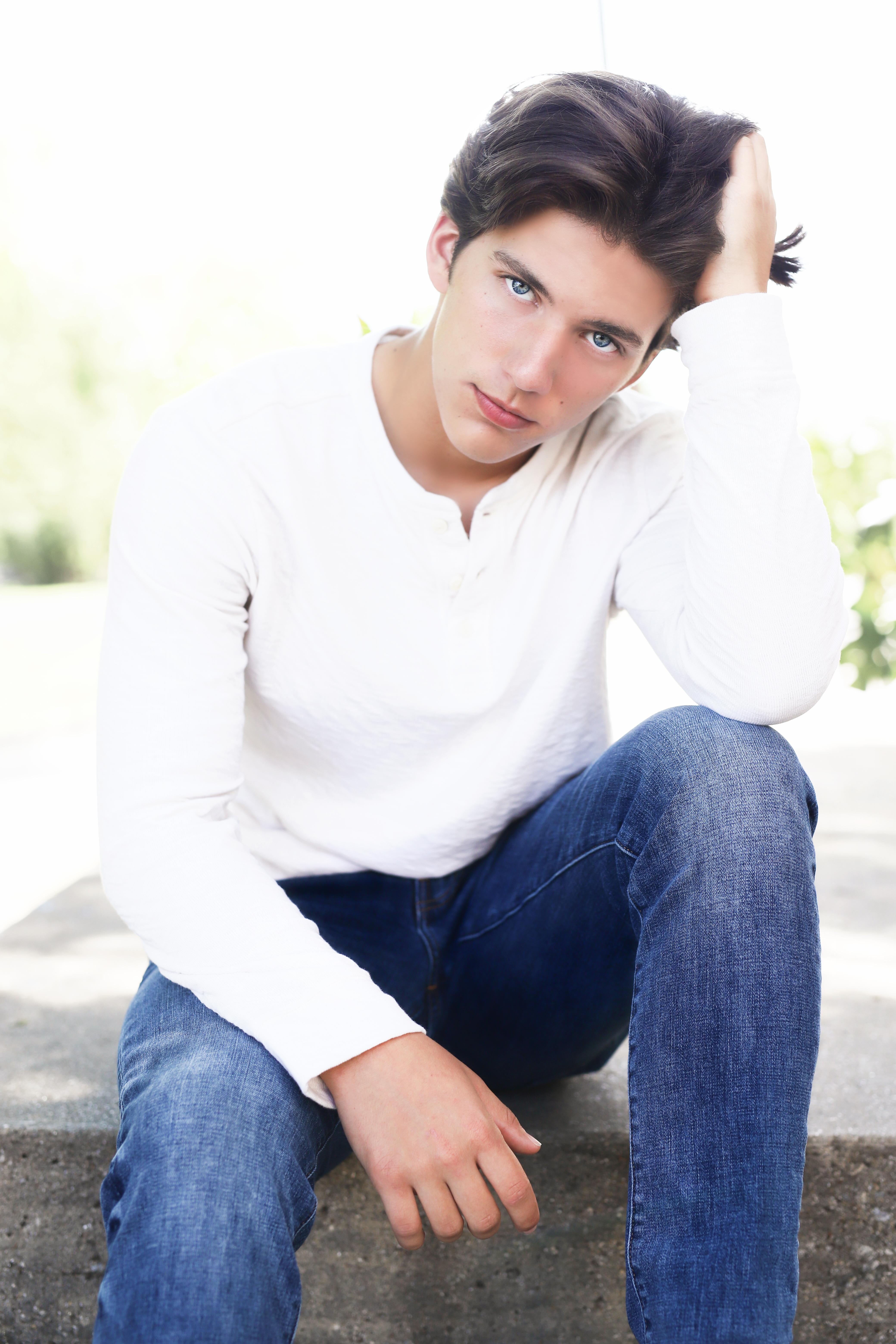 actor Carson Cunningham large photo