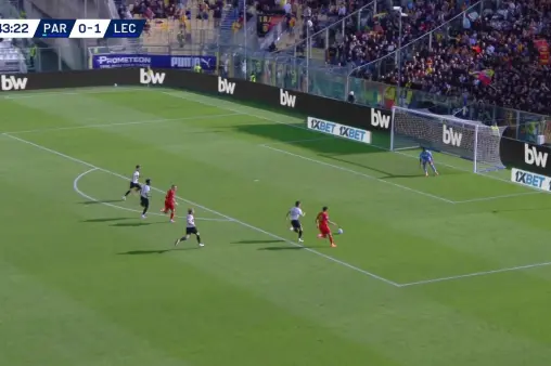 [Highlights] Pierotti's powerful one-on-one shot saved by Suzuki Ayane's brilliant reflex