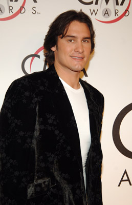 actor Joe Nichols large photo