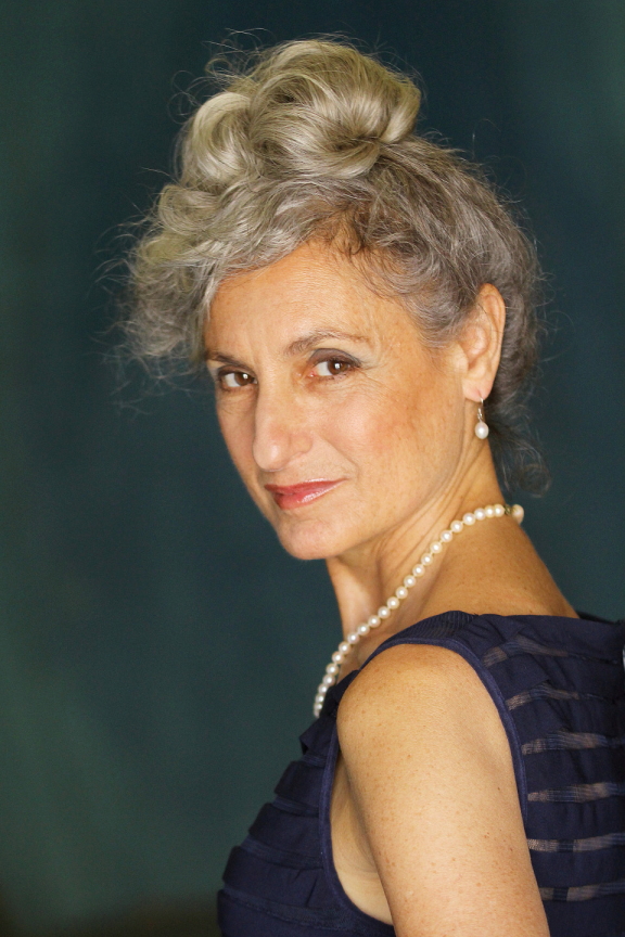 actor Victoria Goodhart large photo