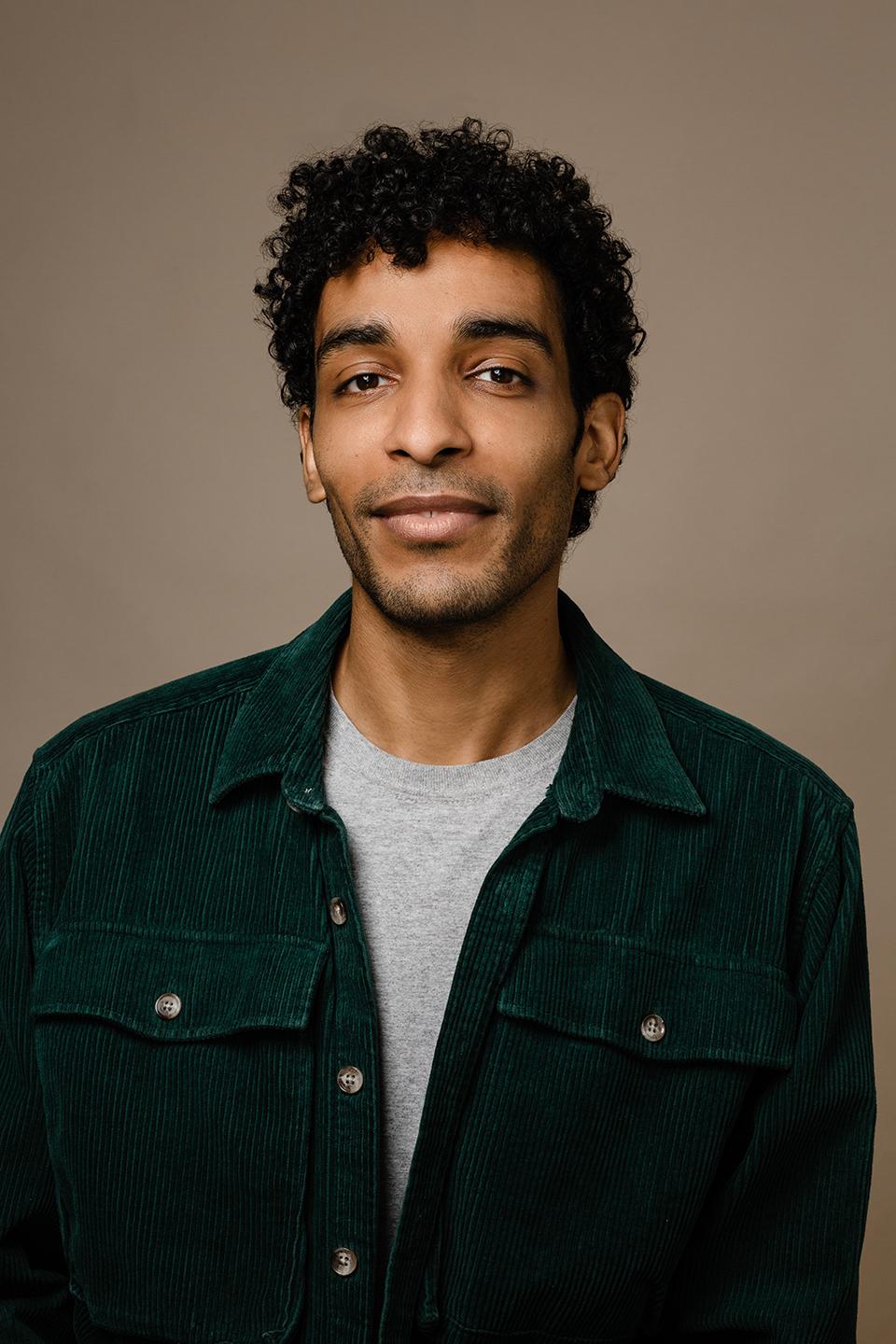 actor Michael Ayres large photo