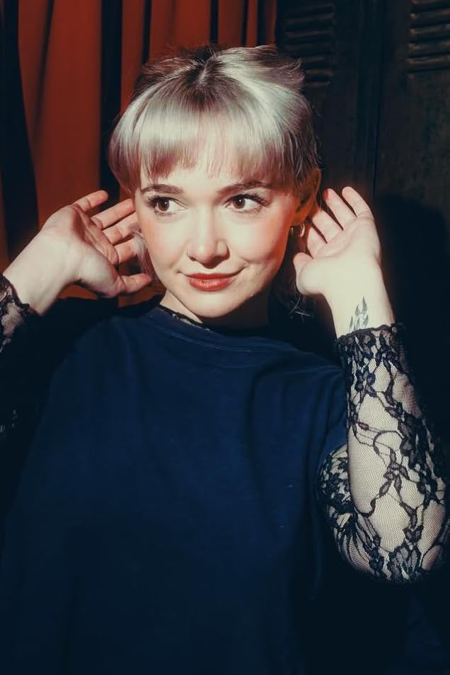 actor Madi Hart large photo