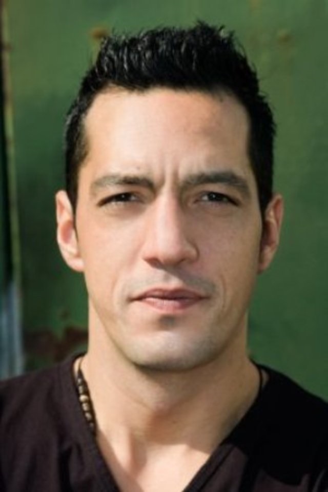 actor Toni Varvasoudis large photo