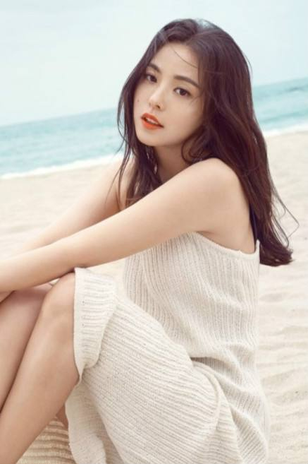 actor Hyo-Rin Min large photo