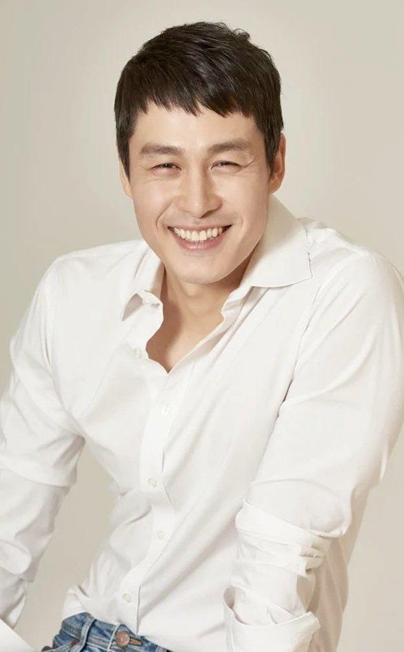 actor Yoo-ha Song large photo