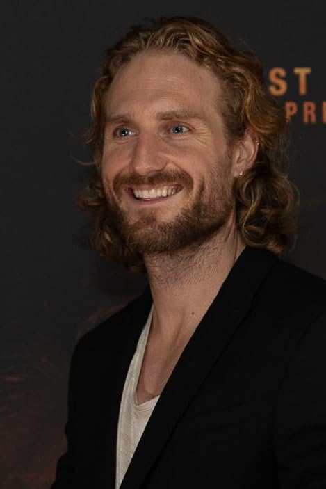 actor Leander Vyvey large photo