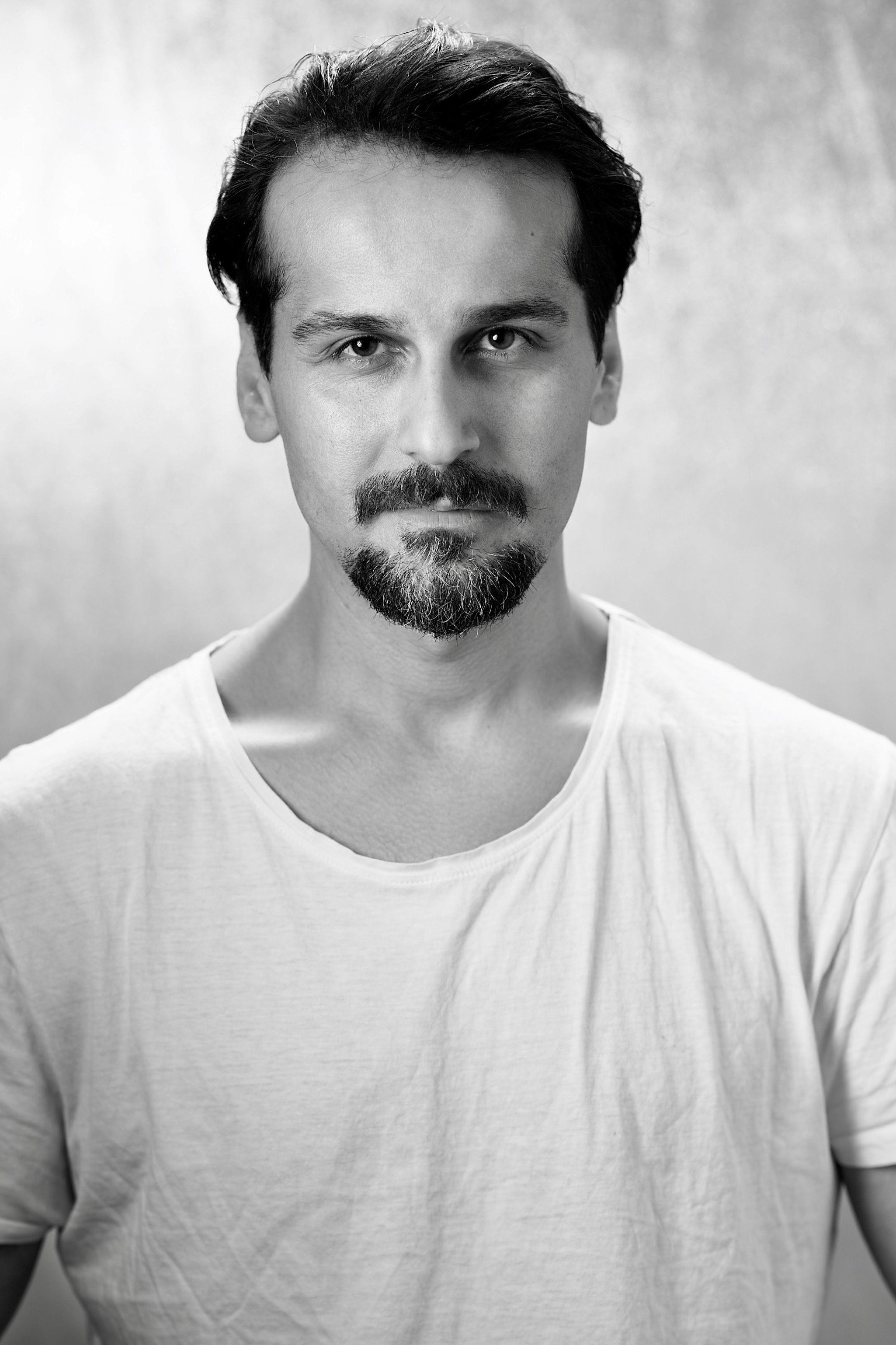 actor Zardasht Rad large photo