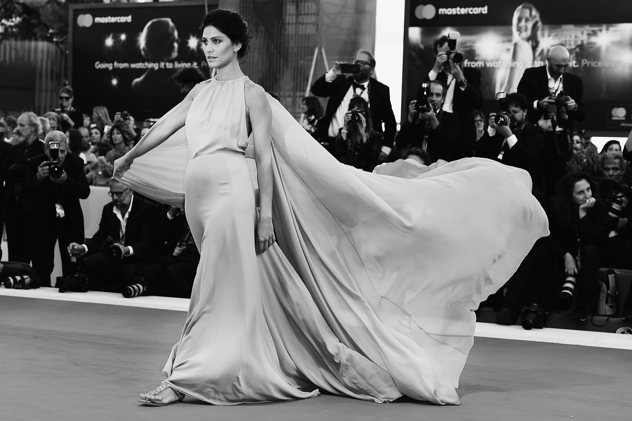 actor Giulia Bevilacqua large photo