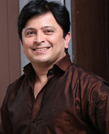 actor Abhijit Kelkar large photo