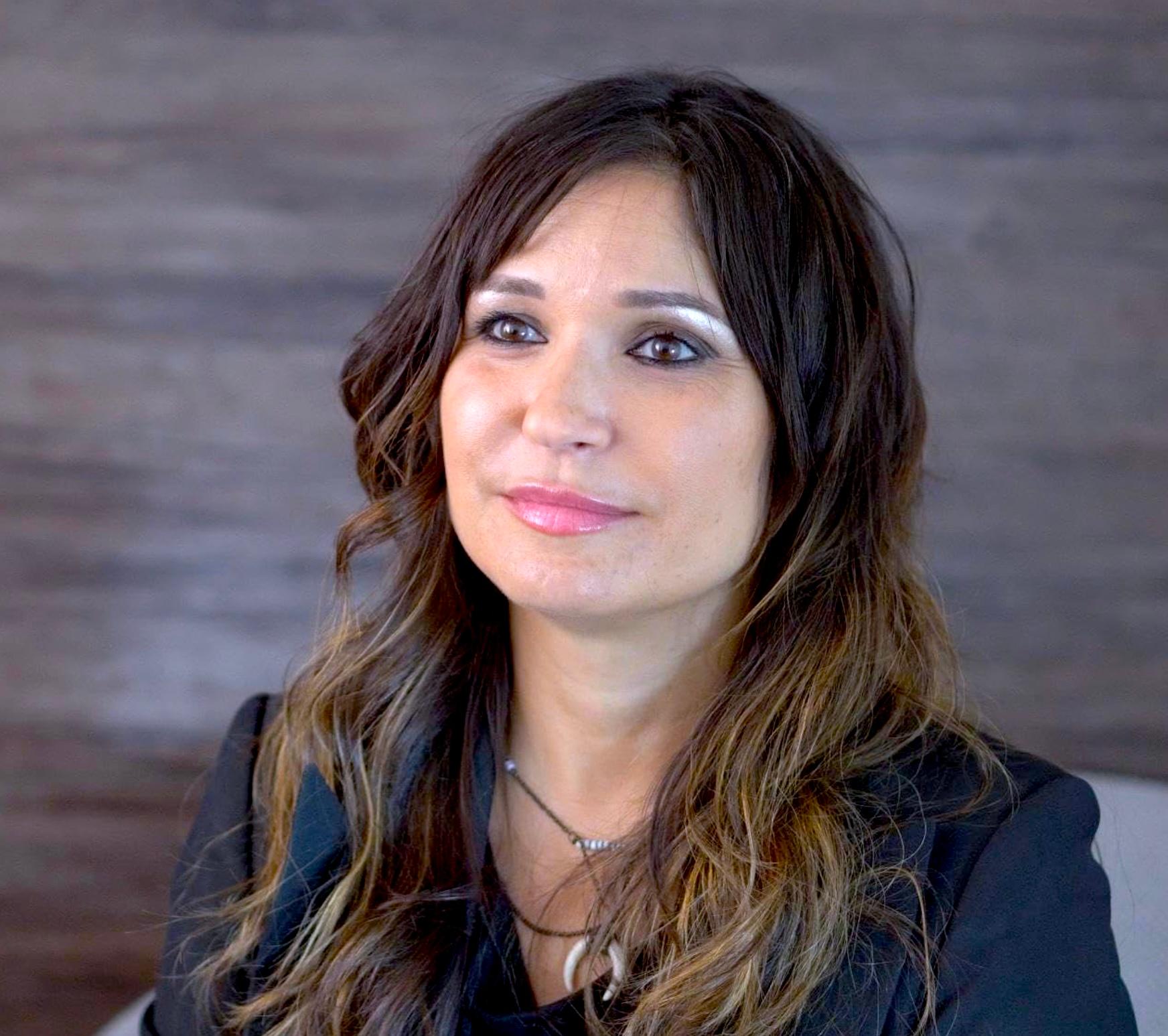 actor Charissa Saverio large photo