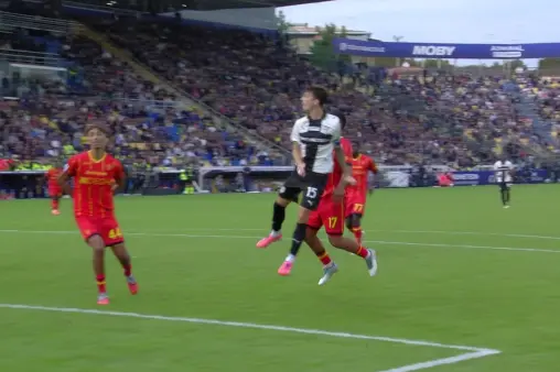 [Highlights] Waste of a golden chance! Benedychak heads wide from an open goal