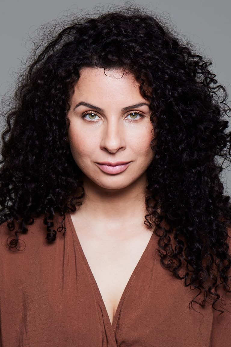 actor Zineb Fallouk large photo