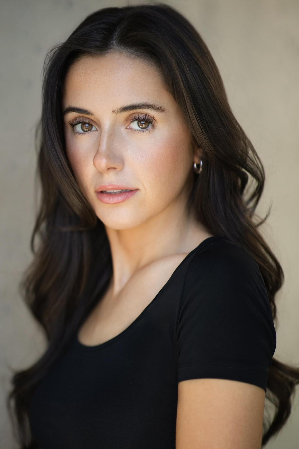 actor Emma Newton large photo