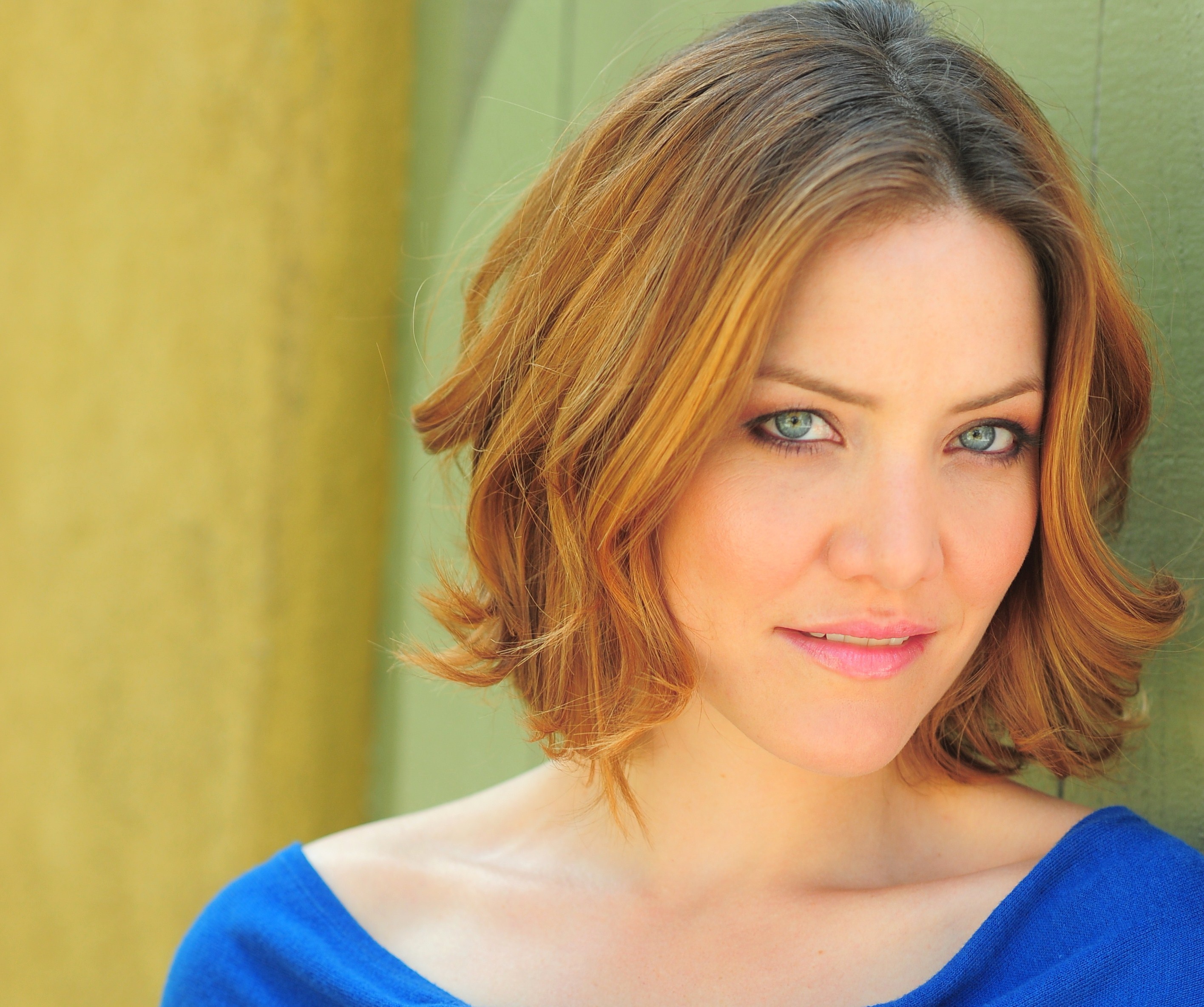 actor Rosie Benton large photo