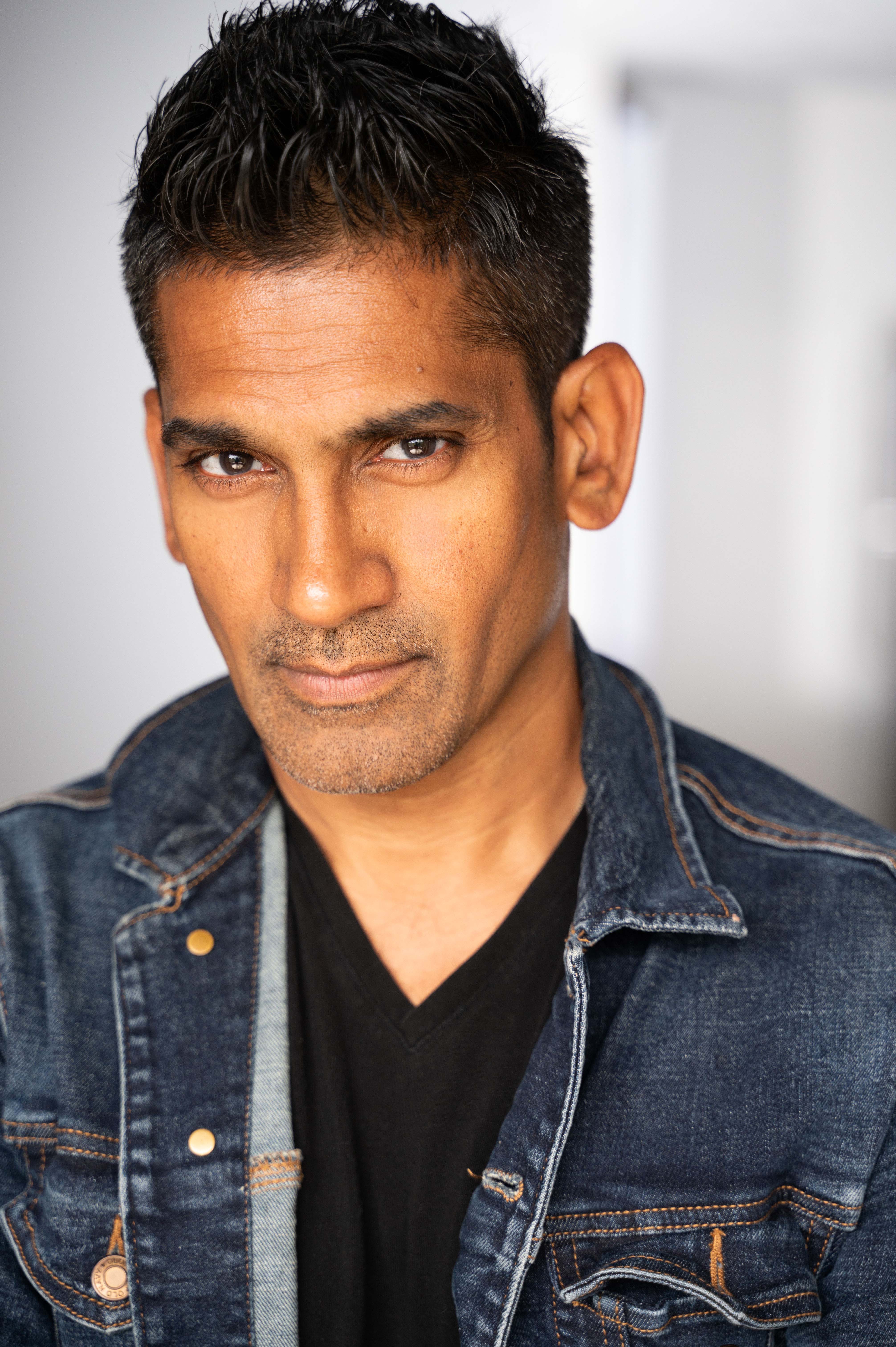 actor Mahesh Sriram large photo