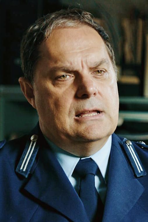 actor Mark Robert Walters large photo