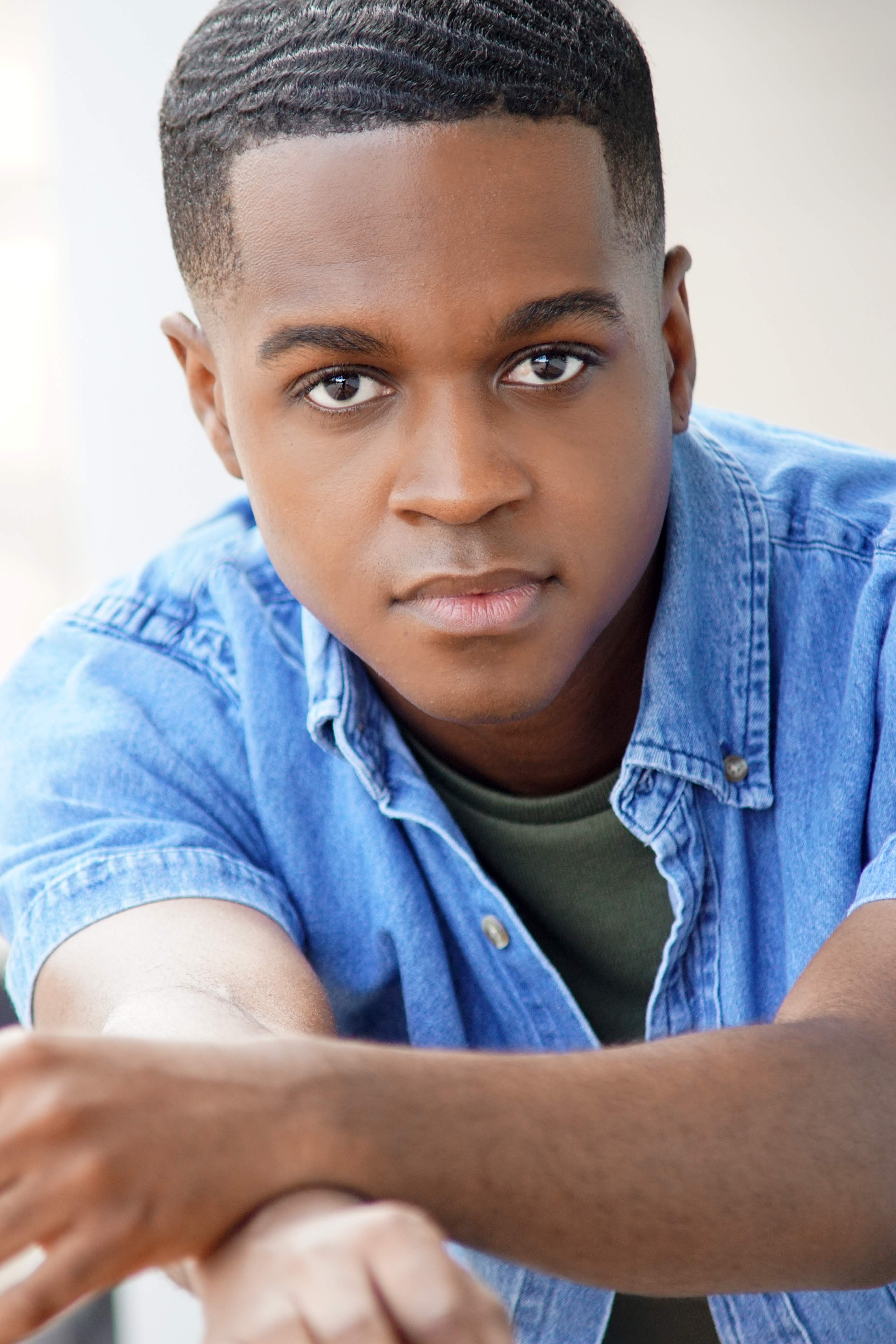 actor Andreon Watson large photo