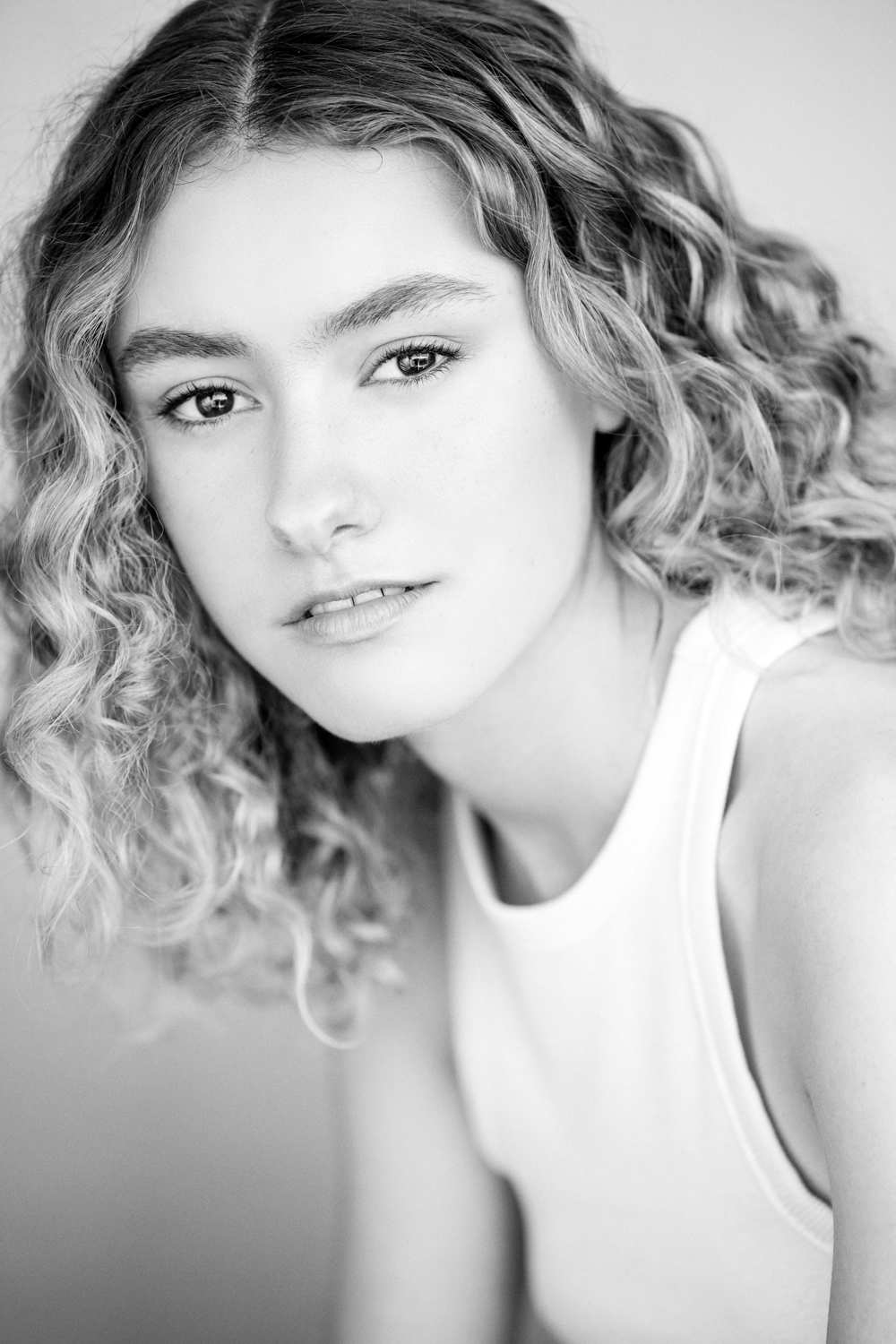 actor Ella Dixon large photo