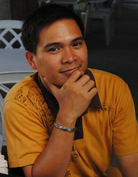 actor Mario Esquillo large photo