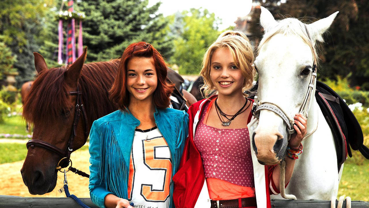 actor Lina Larissa Strahl large photo