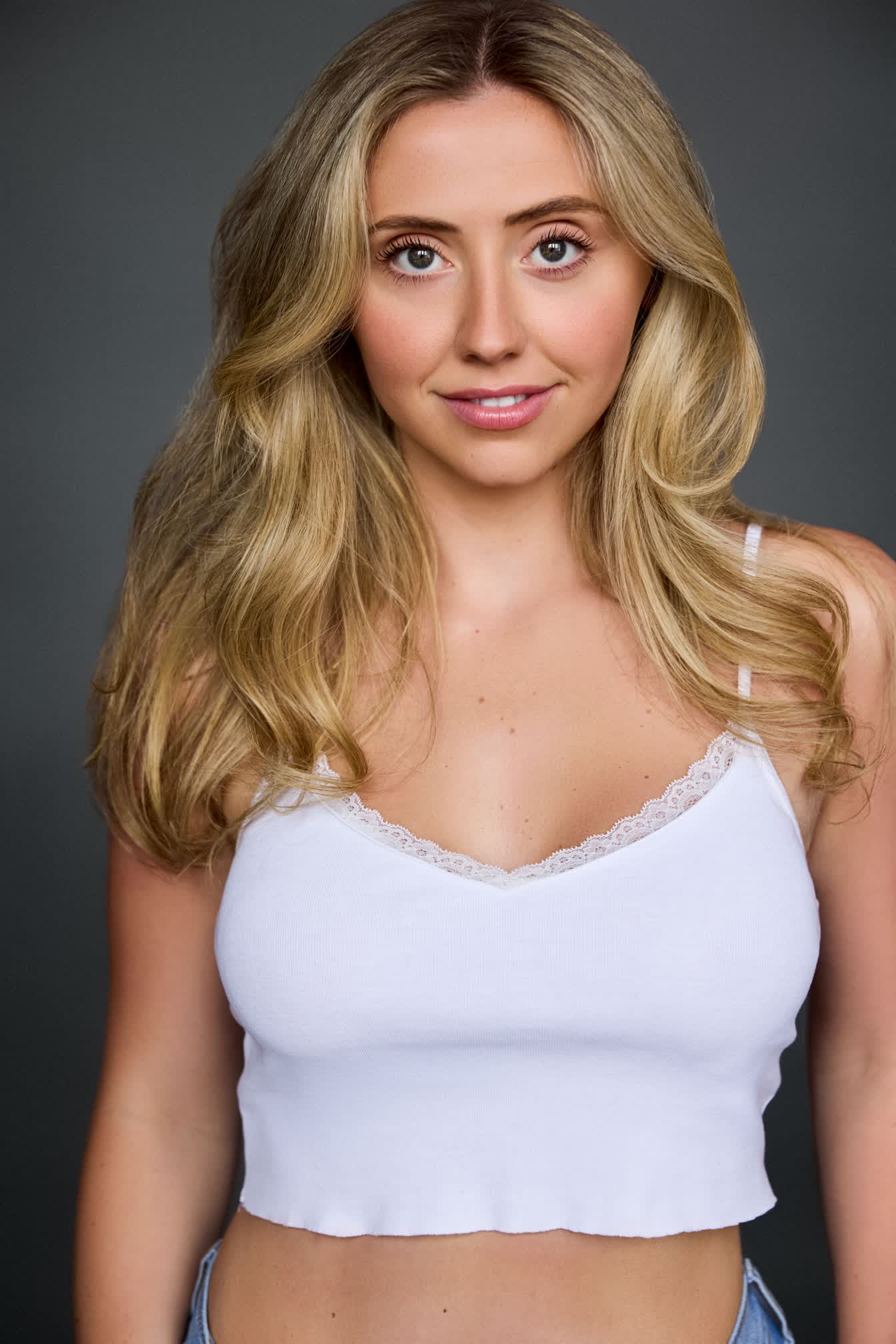 actor Samantha Reddy large photo