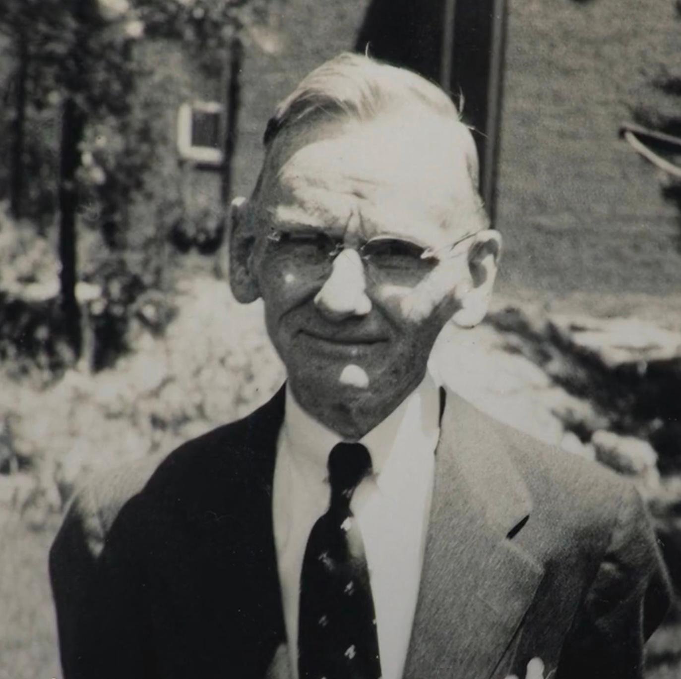 actor Maury Brown large photo