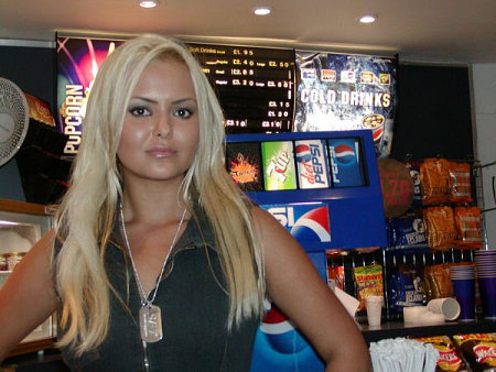 actor Ebony Gilbert large photo