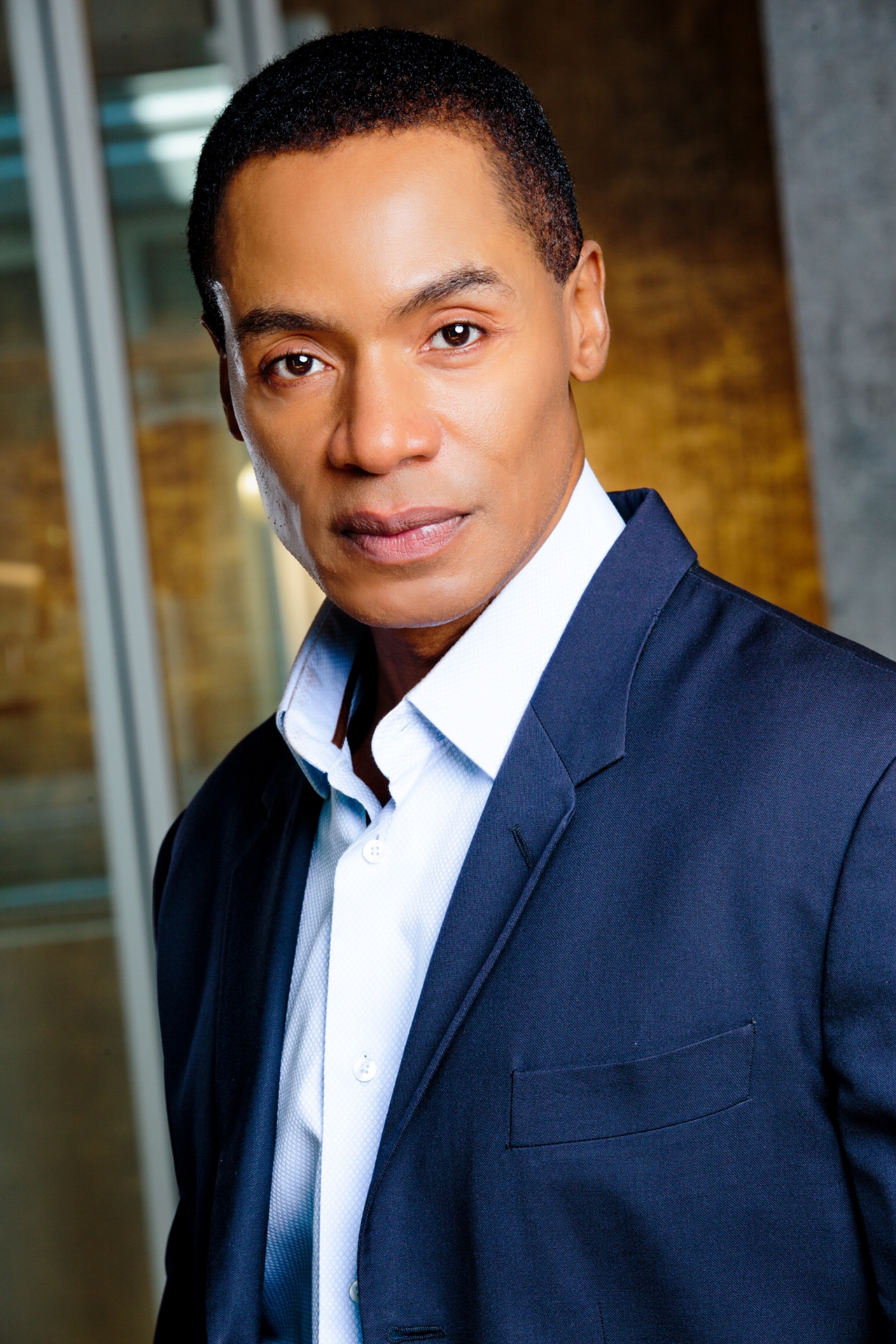 actor Lonnie Henderson large photo