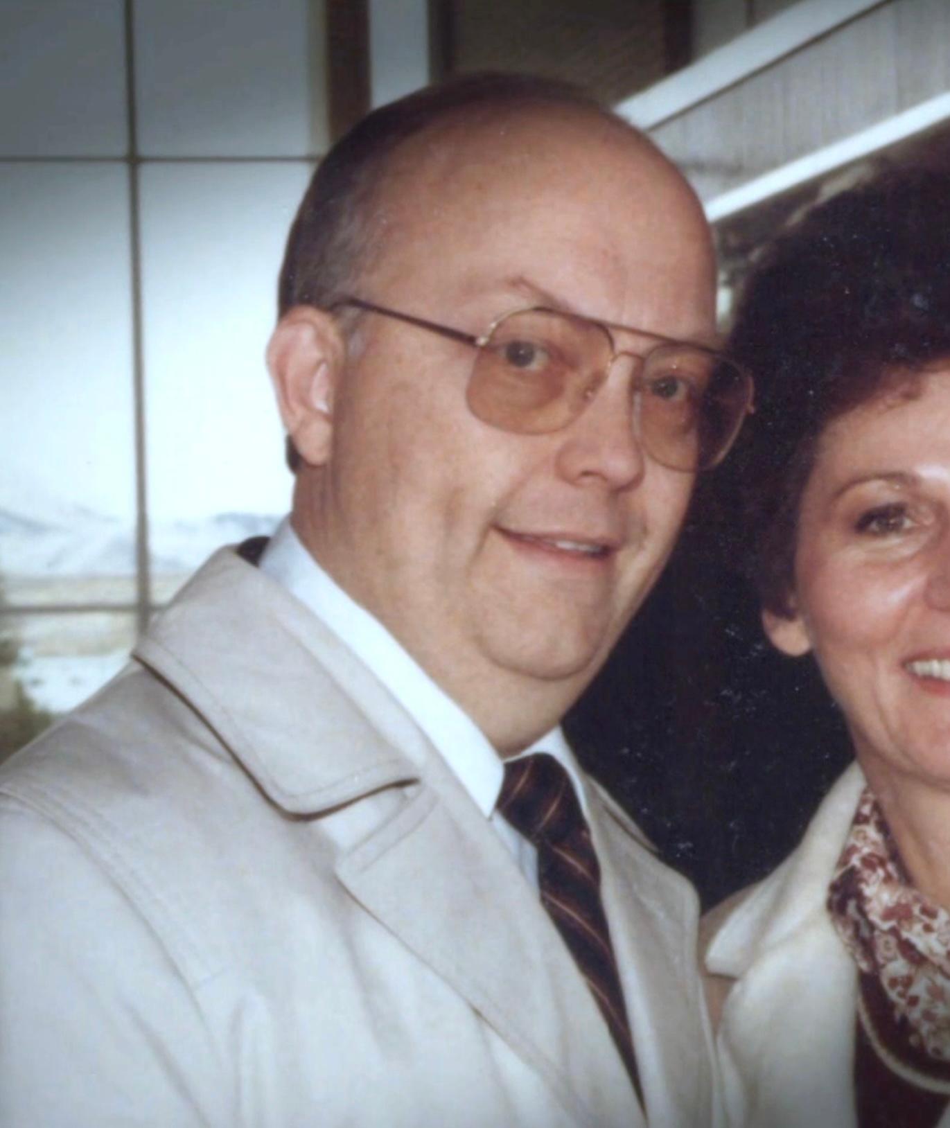 actor Bob Broberg large photo