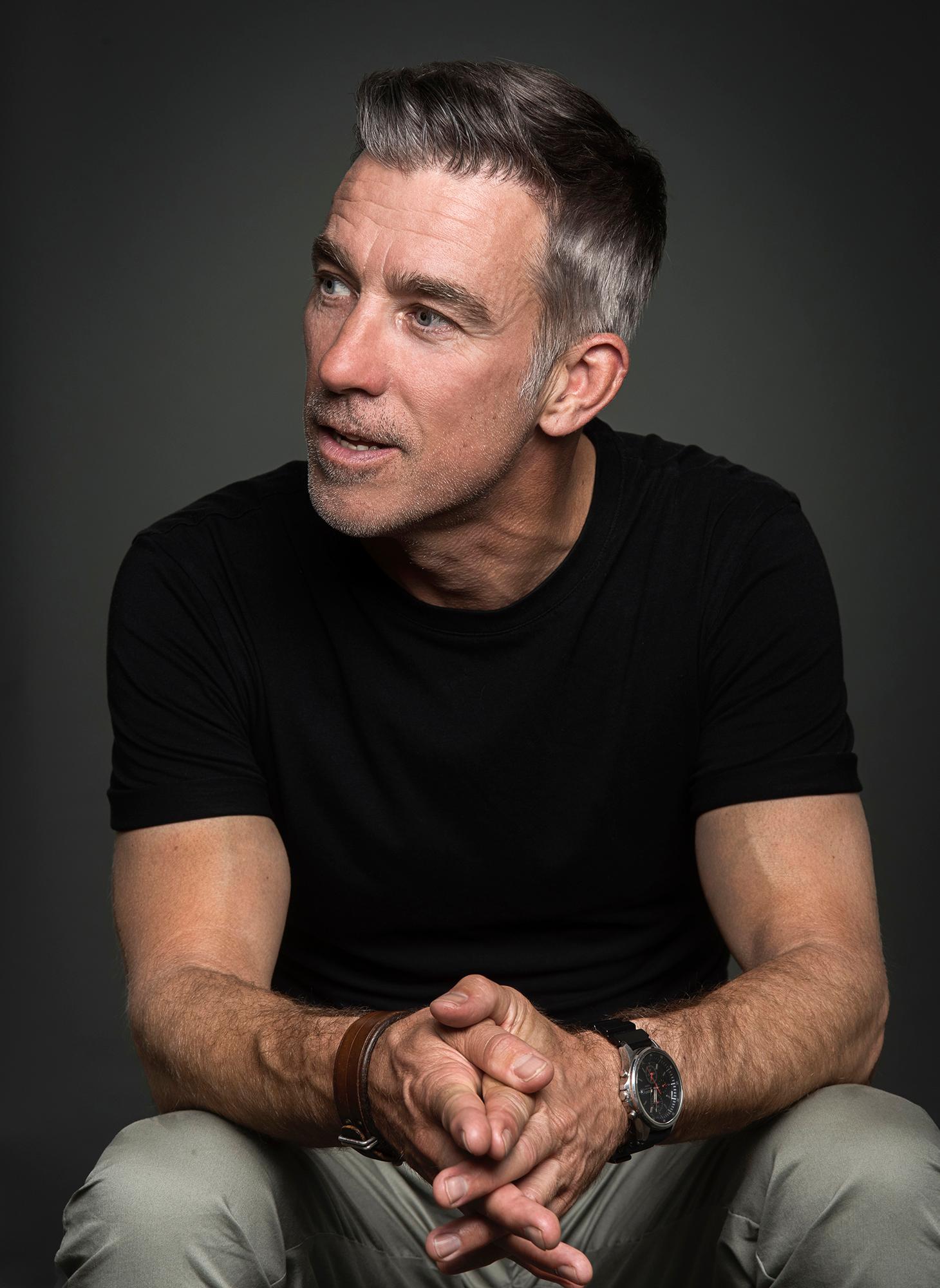 actor Nigel Billing large photo