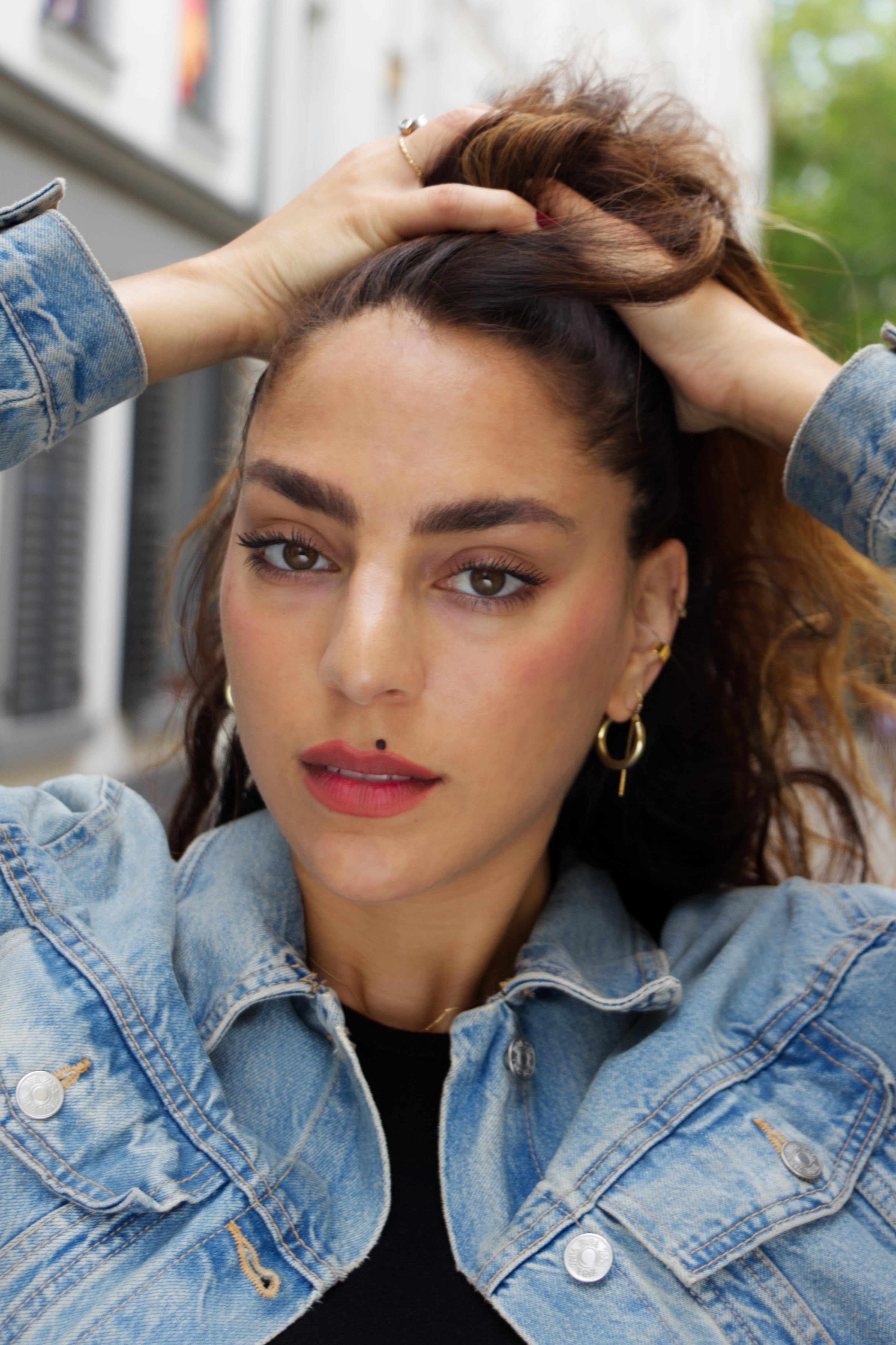 actor Julia Malinbaum large photo