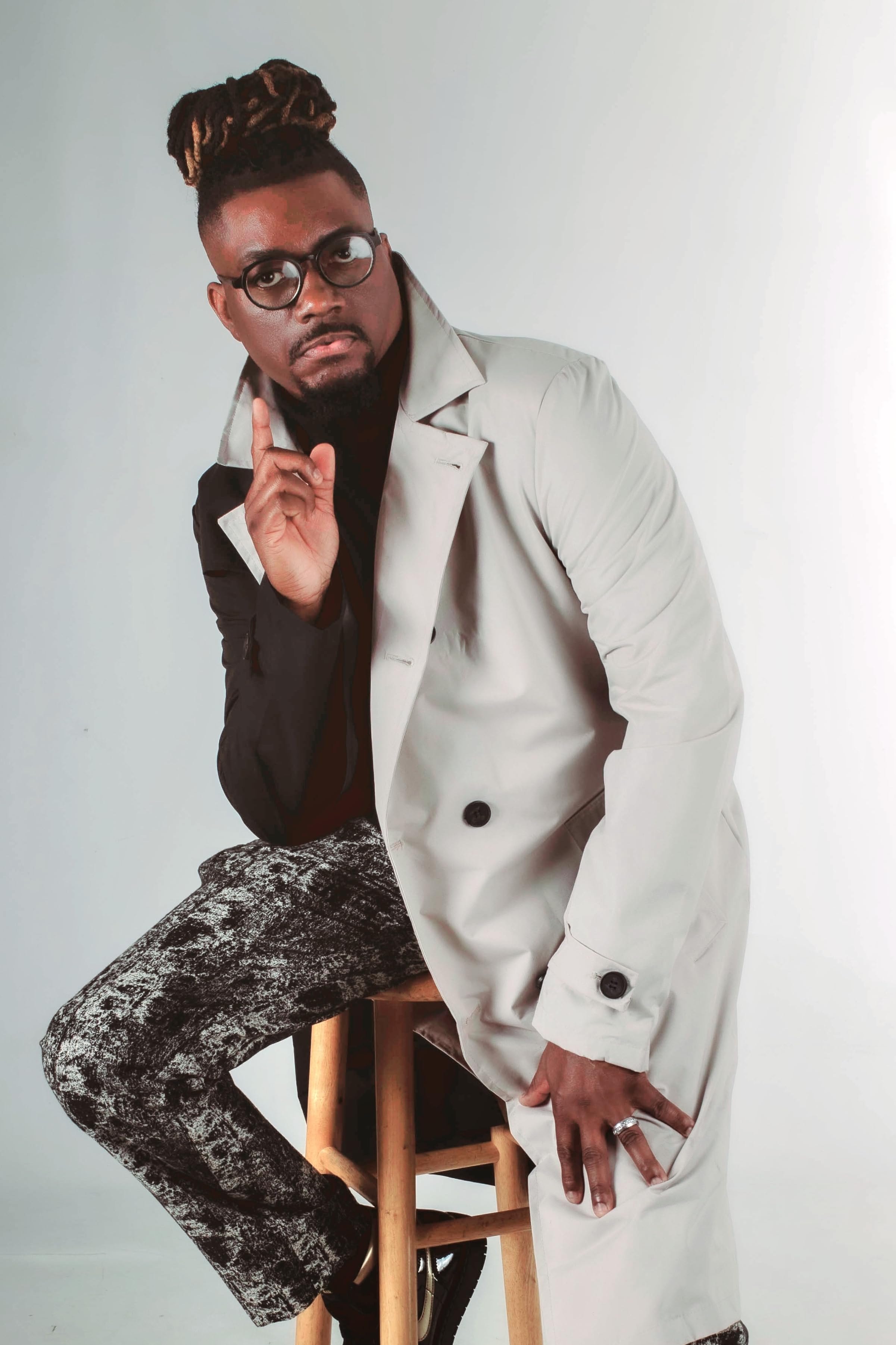 actor Sobe Thomas large photo