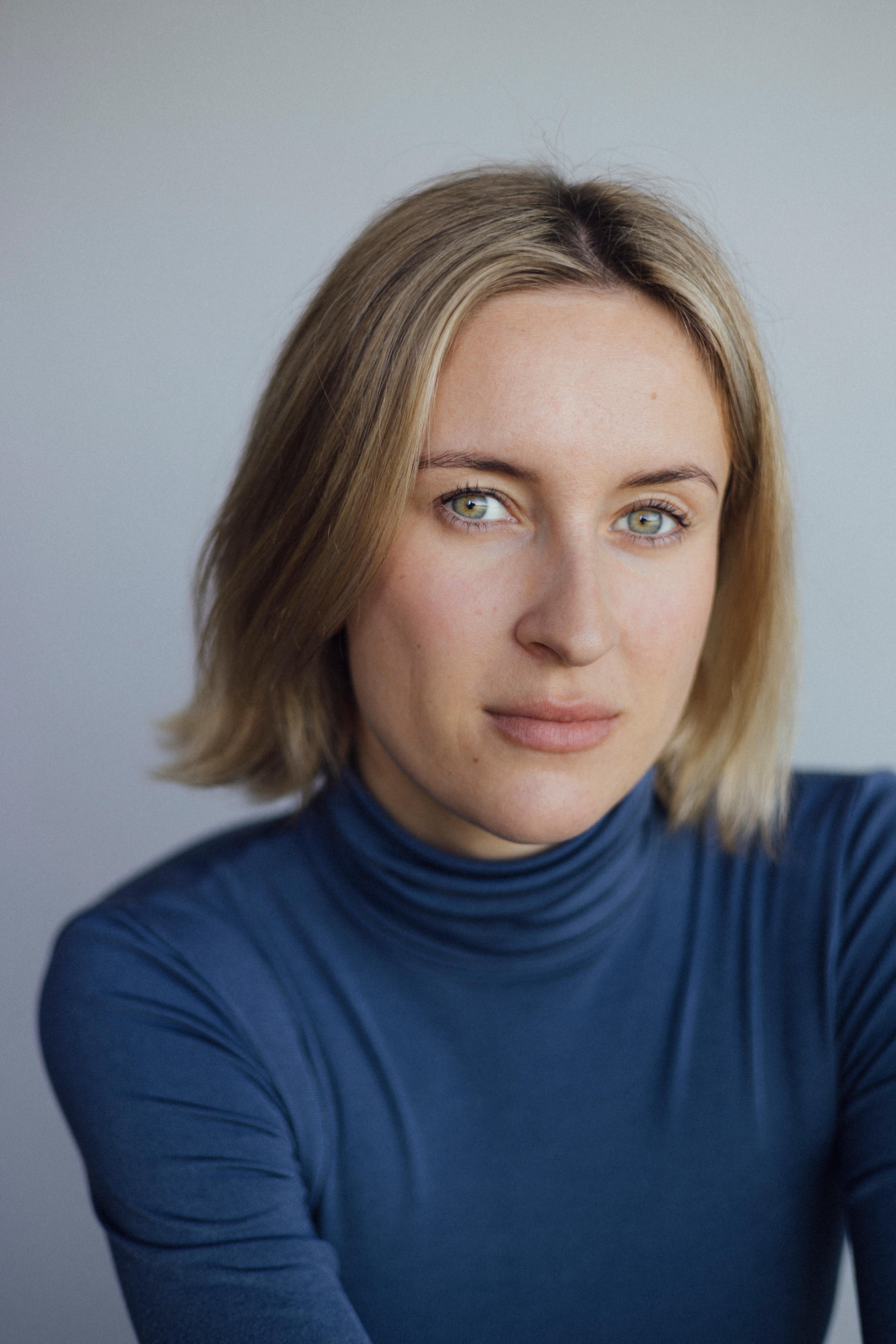 actor Josefine Koenig large photo