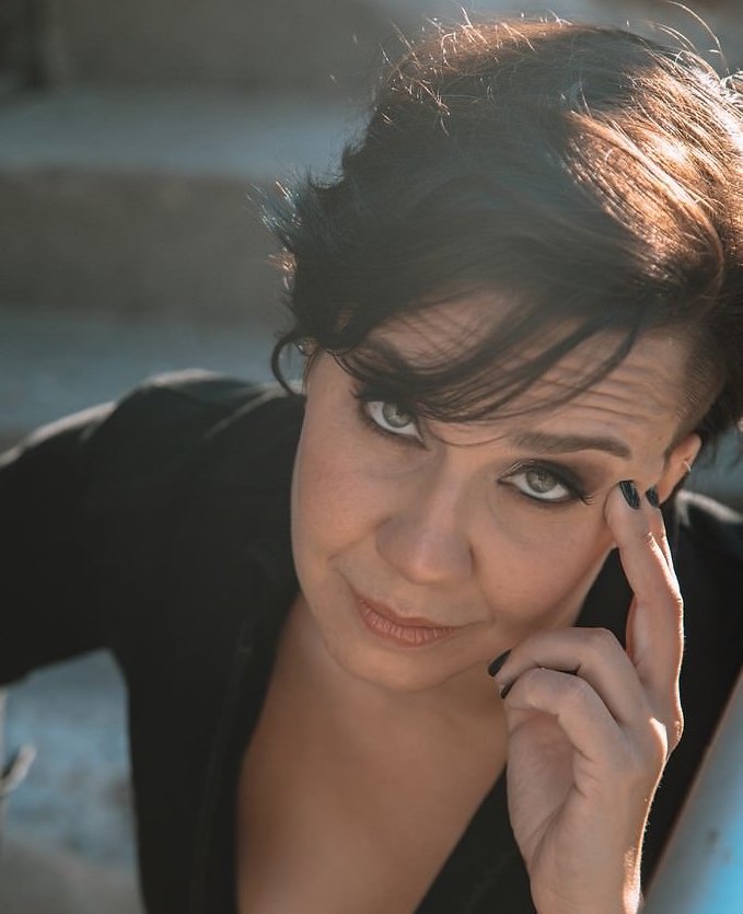 actor Becky E. Shrimpton large photo