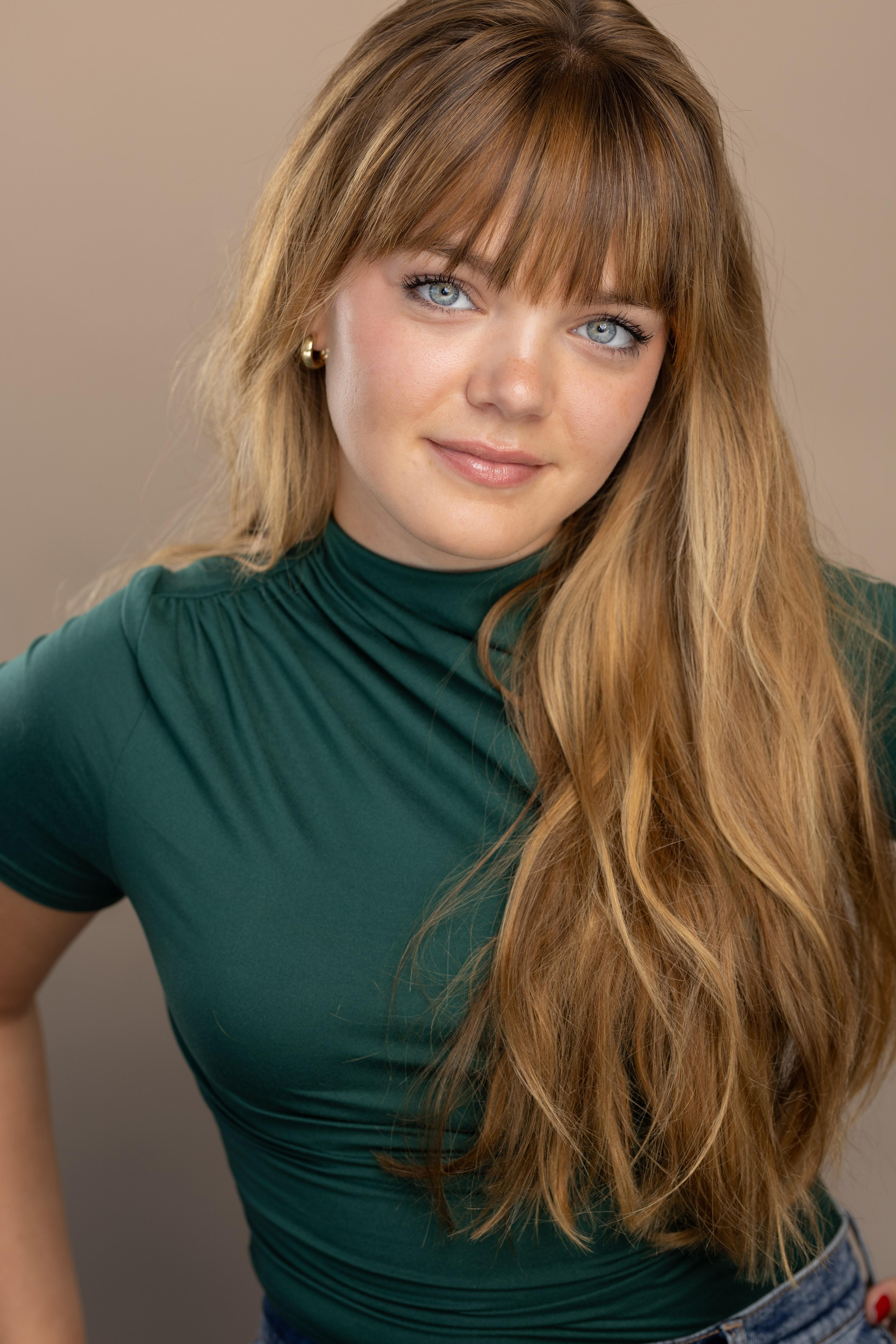 actor Jasmine Fondrisi large photo