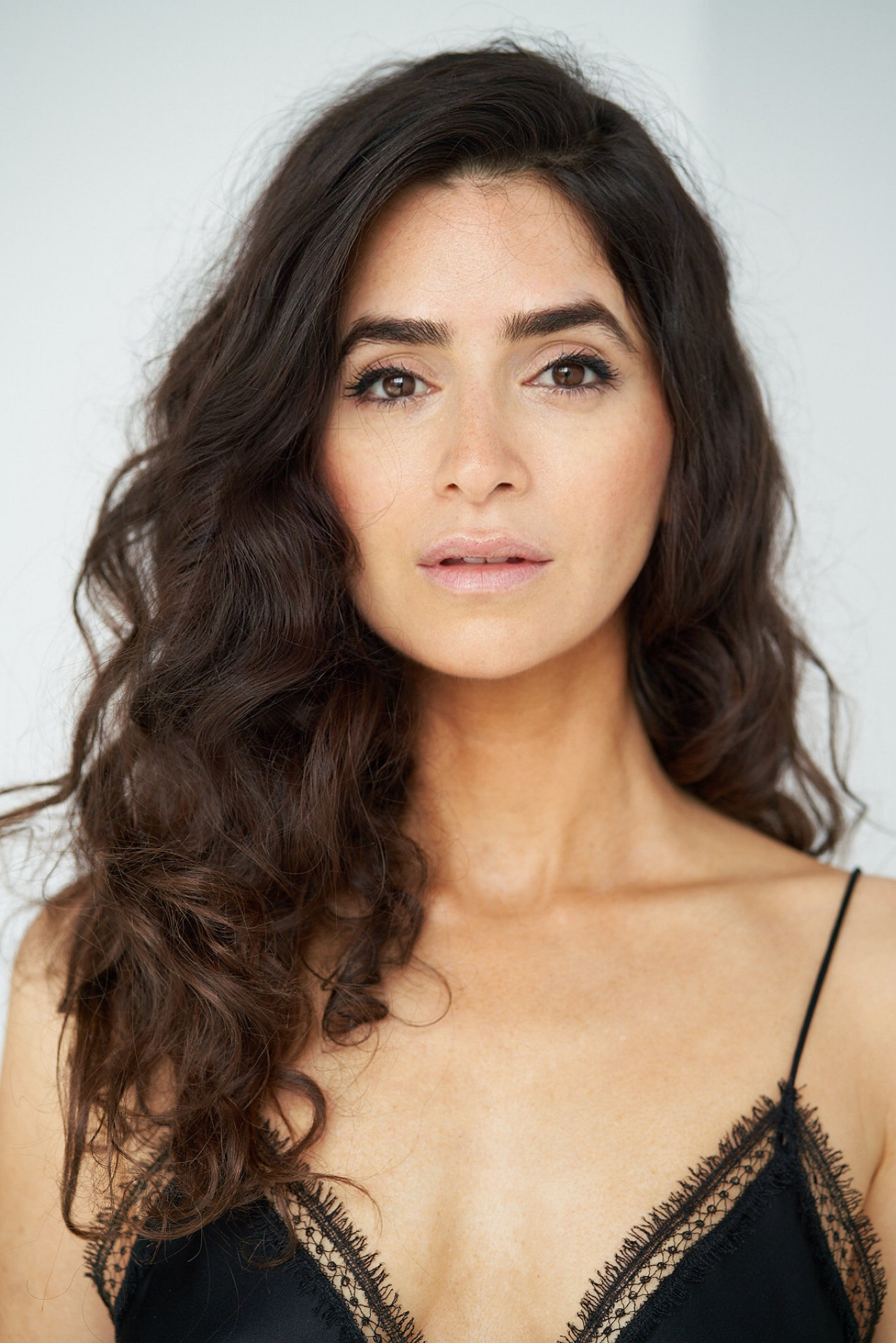 actor Sarah Himadeh large photo