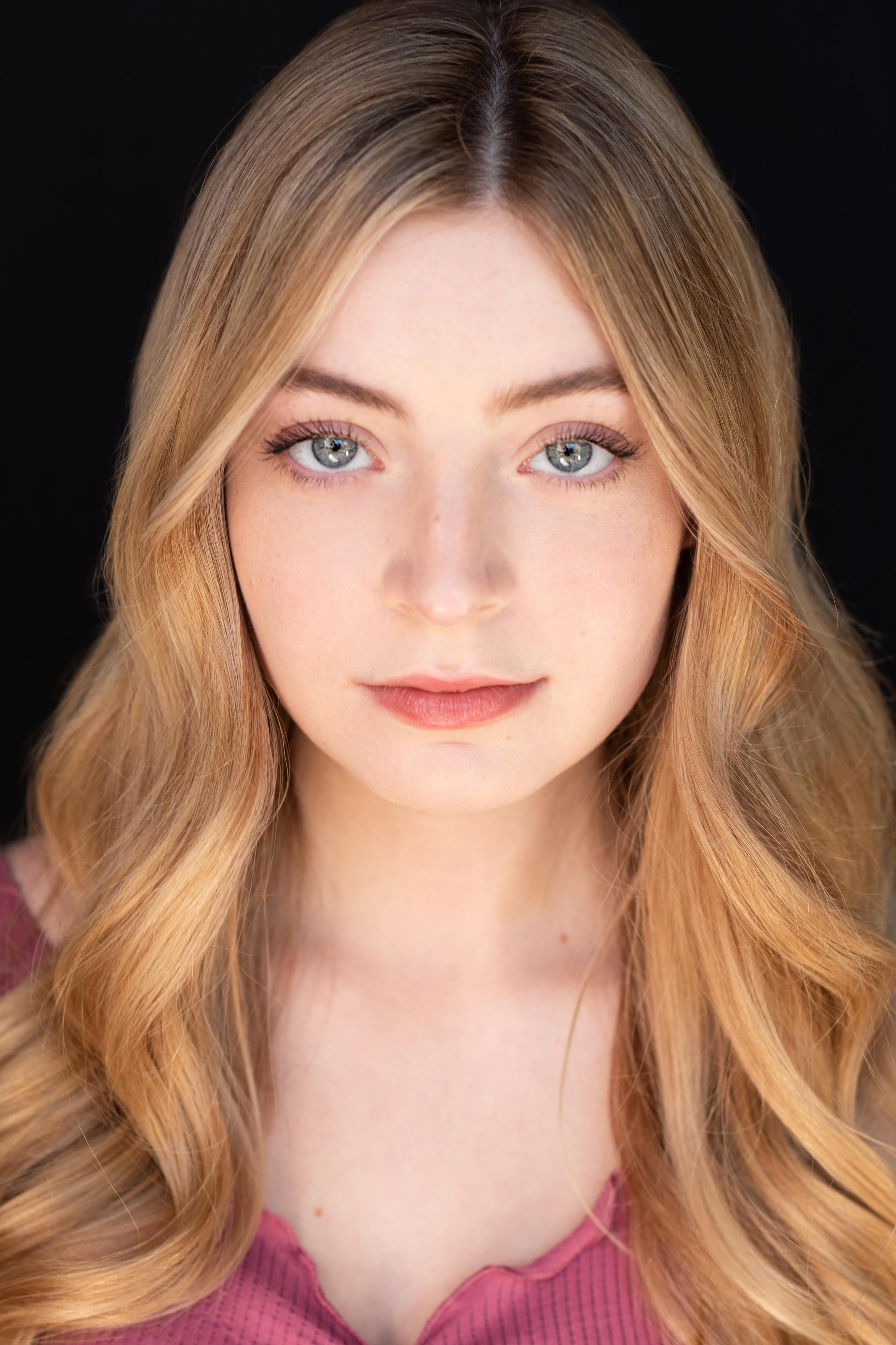 actor Emma Colwell large photo