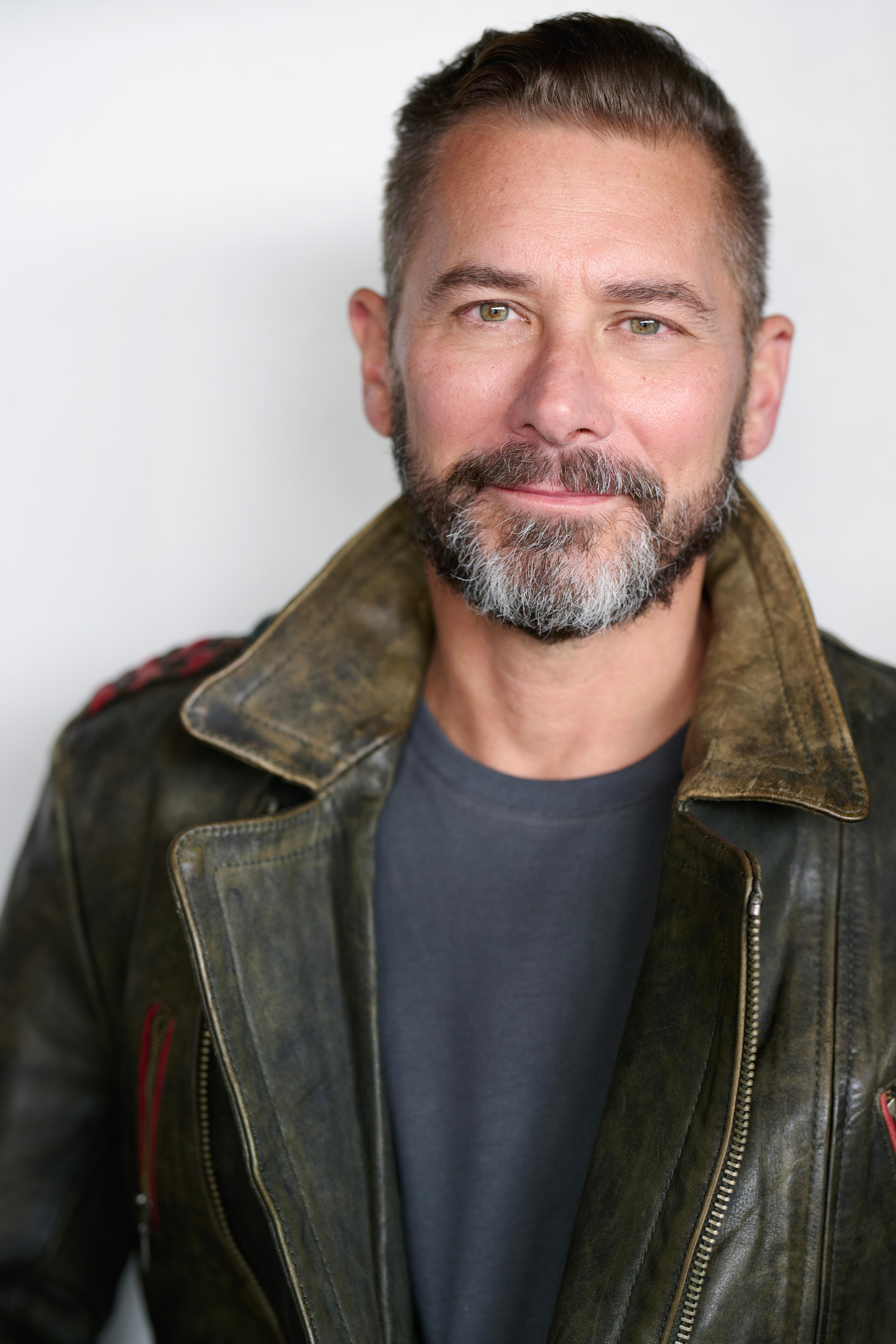 actor Ryan Thomas Butler large photo